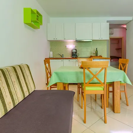 公寓 2-bdr With Shared Garden 3 Min Walk To