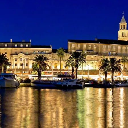 2-bdr With Shared Garden 3 Min Walk To * Split