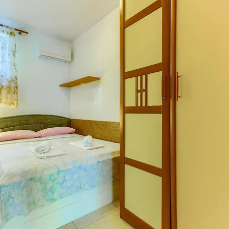 Apartman 2-bdr With Shared Garden 3 Min Walk To