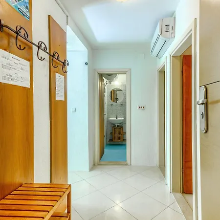 Apartman 2-bdr With Shared Garden 3 Min Walk To