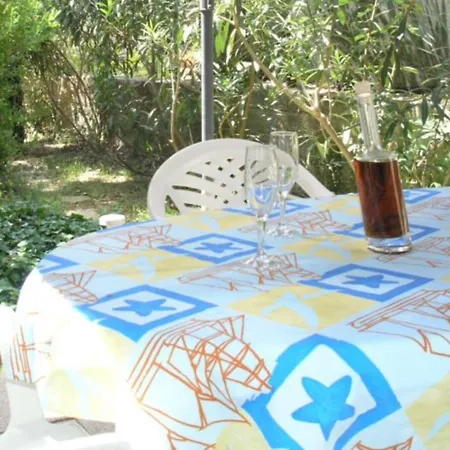2-bdr With Shared Garden 3 Min Walk To Апартаменти *